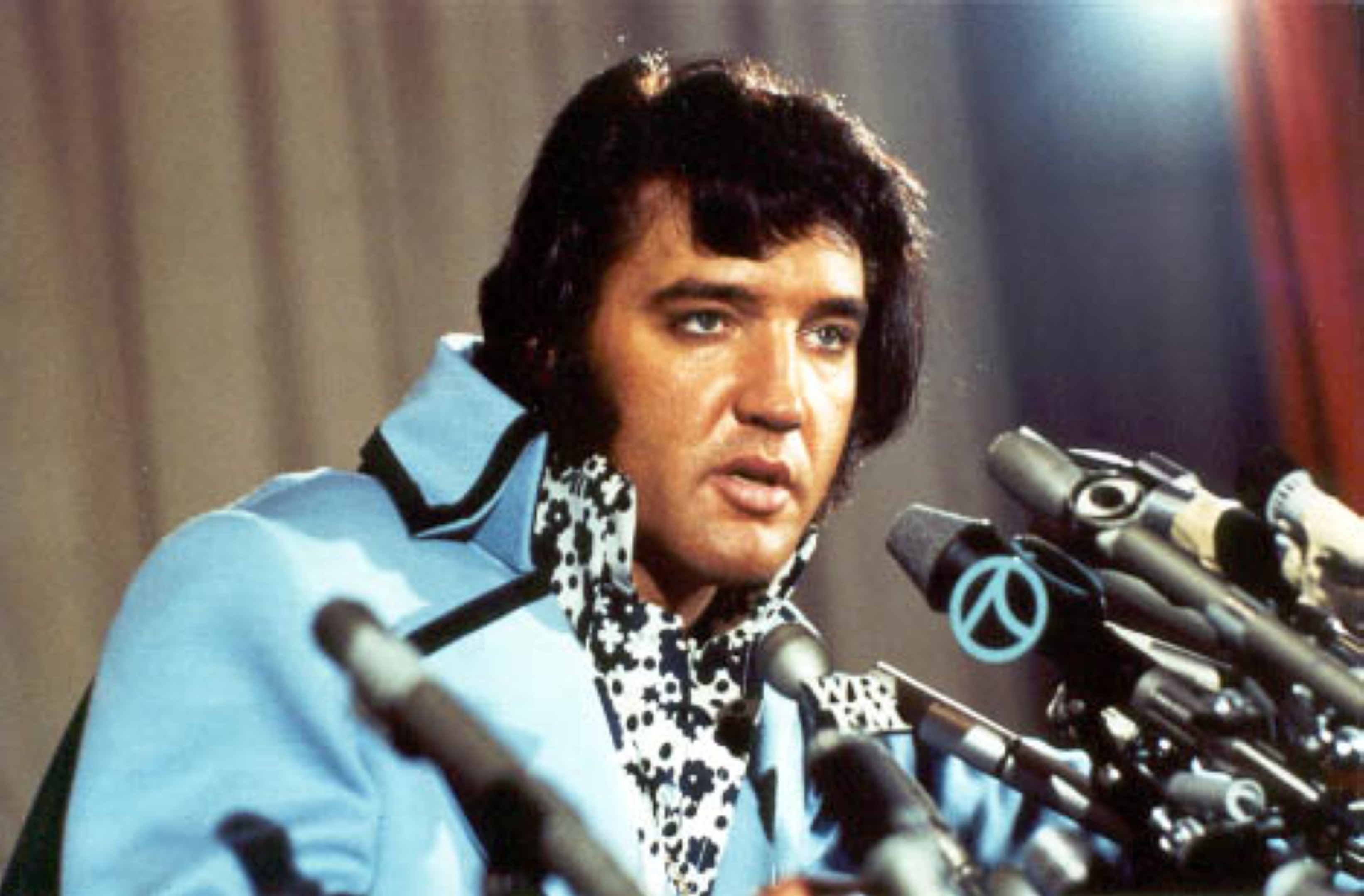 Elvis Presley | Biography, Movie Highlights and Photos | AllMovie